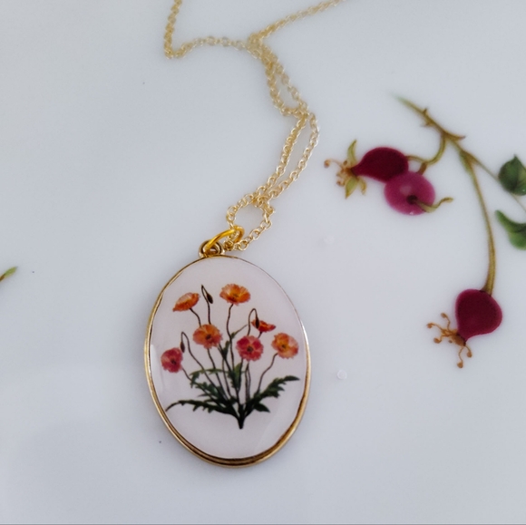 Jewelry - Goldtone Poppy Floral Cottagecore Spring Pendant Necklace